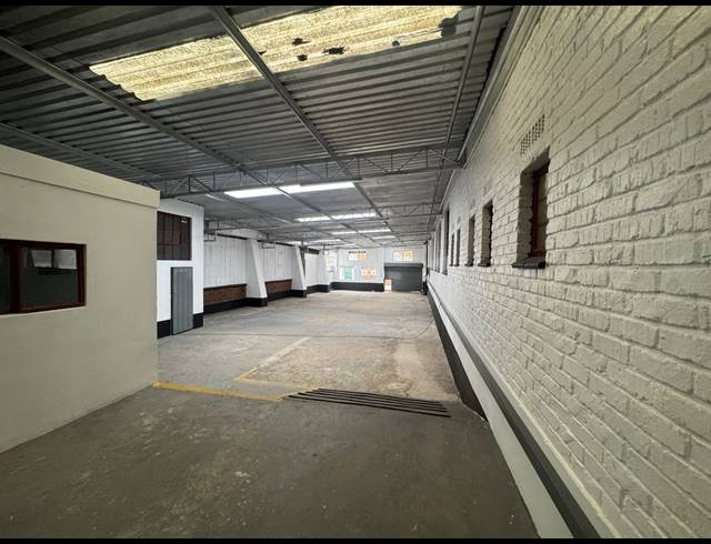 437M² WAREHOUSE TO LET IN SEBENZA